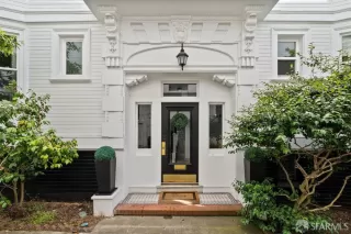 Photo #4: 425057912 Listing