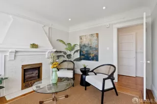 Photo #5: 425057912 Listing