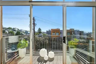 Photo #5: 425057988 Listing 