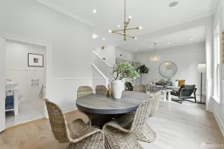 Photo #5: 425058000 Listing 