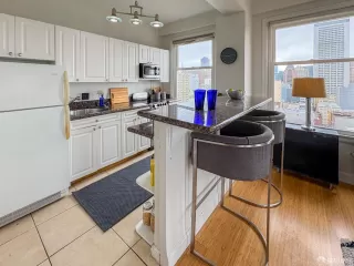 Photo #6: 425058148 Listing