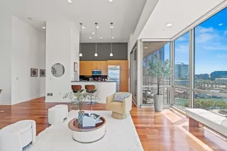 Photo #3: 425058390 Listing