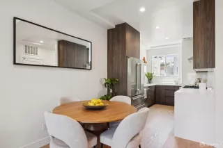 Photo #5: 425058452 Listing