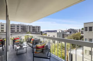 Photo #5: 425058809 Listing