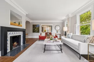 Photo #5: 425058812 Listing