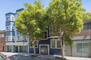 Photo #2: 425058919 Listing