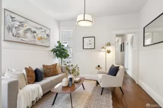 Photo #3: 425058919 Listing