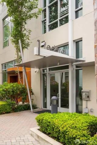 Photo #4: 425059268 Listing