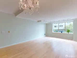 Photo #4: 425059353 Listing 