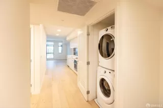 Photo #5: 425059395 Listing