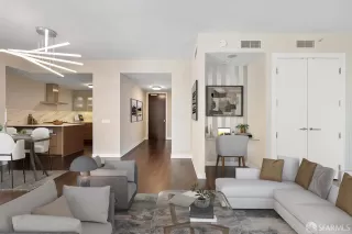 Photo #4: 425059471 Listing