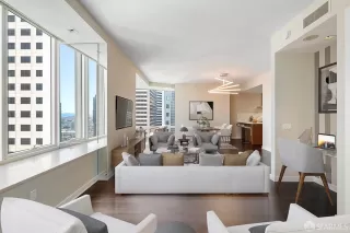 Photo #5: 425059471 Listing