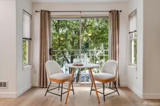 Photo #6: 425059546 Listing