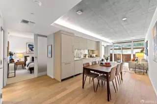 Photo #6: 425059640 Listing 