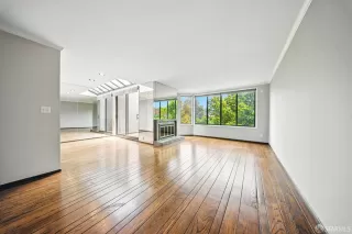 Photo #3: 425059748 Listing 