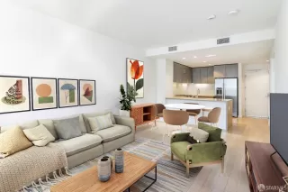 Photo #4: 425059879 Listing