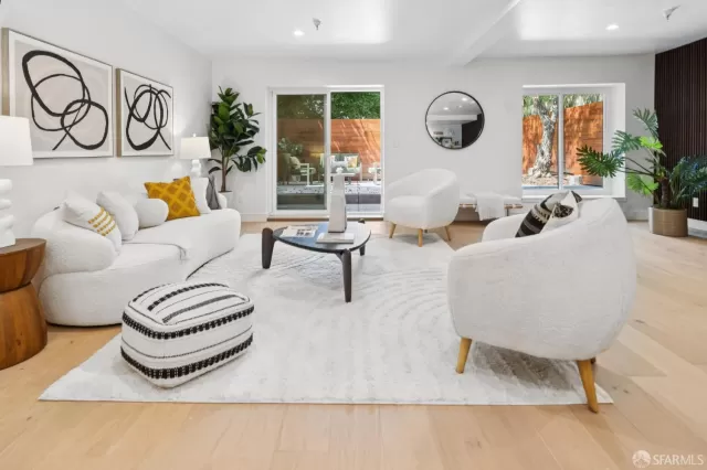 MLS: 425059993 Condo For Sale