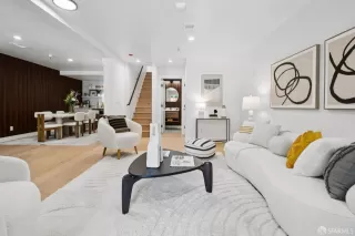 Photo #3: 425059993 Listing