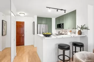 Photo #6: 425060050 Listing