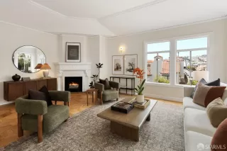 Photo #1: 425060245 Listing