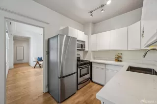 Photo #4: 425060294 Listing