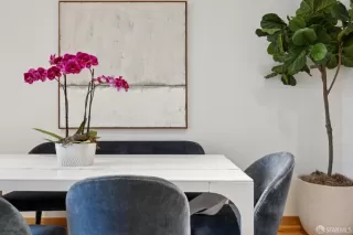 Photo #4: 425060419 Listing