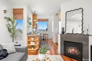 Photo #6: 425060472 Listing