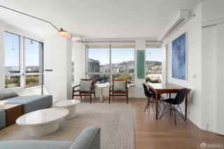 Photo #4: 425060502 Listing