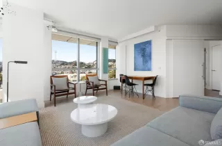 Photo #5: 425060502 Listing