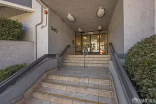 Photo #2: 425060773 Listing