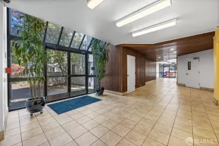 Photo #4: 425060773 Listing