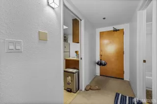 Photo #6: 425060773 Listing