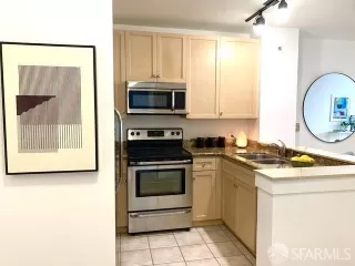 Photo #2: 425060867 Listing 