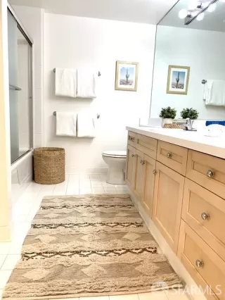 Photo #3: 425060867 Listing 