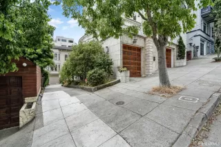 Photo #4: 425061430 Listing