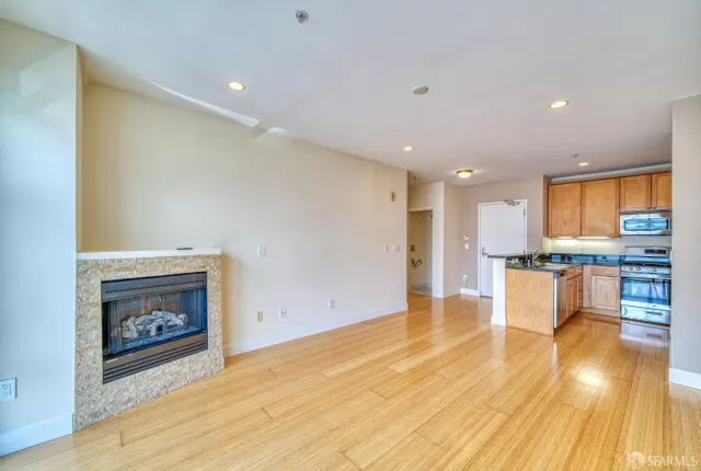 MLS: 425061462 Condo For Sale