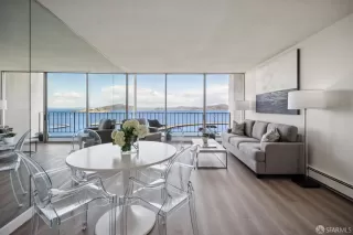 Photo #4: 425061533 Listing 