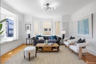 Photo #3: 425061655 Listing