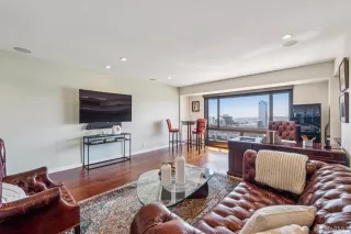 Photo #4: 425061899 Listing