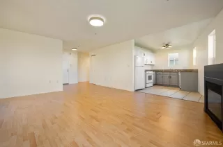 Photo #4: 425061998 Listing 