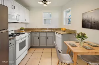 Photo #5: 425061998 Listing 