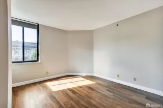 Photo #5: 425062060 Listing