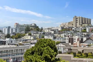 Photo #4: 425062238 Listing