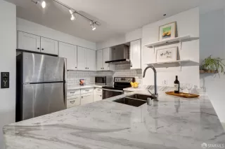 Photo #1: 425062418 Listing