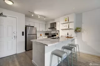 Photo #6: 425062418 Listing