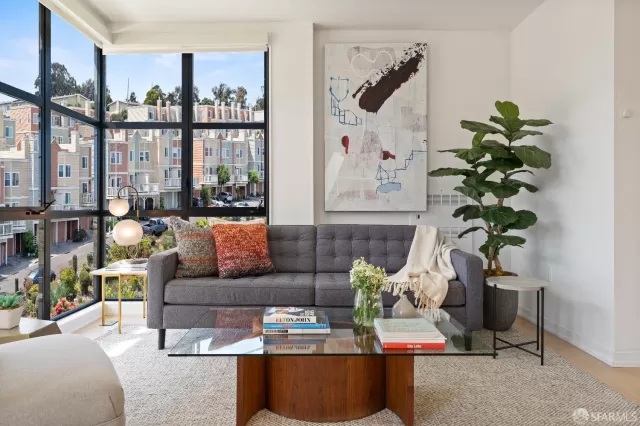 MLS: 425062493 Condo For Sale