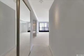 Photo #3: 425062570 Listing 