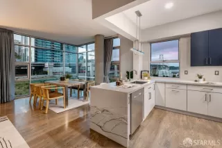 Photo #5: 425062637 Listing 