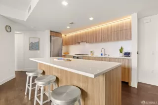 Photo #4: 425062774 Listing