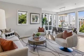 Photo #2: 425063078 Listing